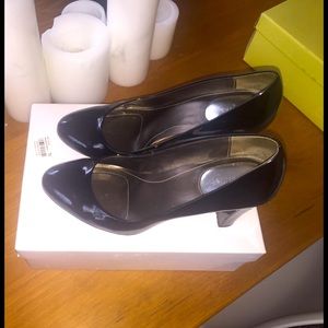 CALVIN KLEIN PATENT LEATHER SHOES